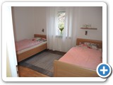2. Schlafzimmer